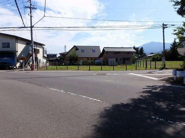 Traditional Kominka for Renovation in Yamanashi with Mountain Views - Thumbnail 2