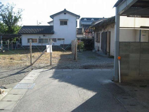3LDK Detached House for Sale in Quiet Tokyo Neighborhood - Thumbnail 4