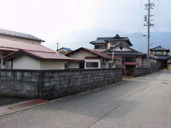 4-Bedroom Detached House for Sale in Central Kyoto - Thumbnail 2