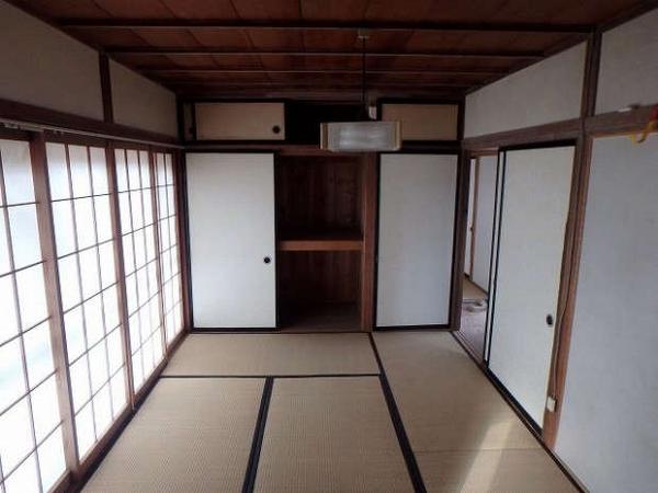 4-Bedroom Detached House for Sale in Central Kyoto - Thumbnail 3