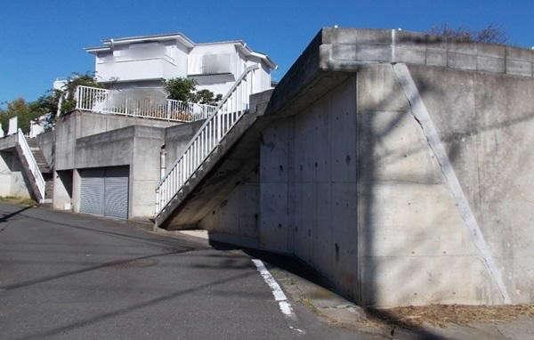 4LDK Family Home with Parking for Sale in Kobe - Thumbnail 2