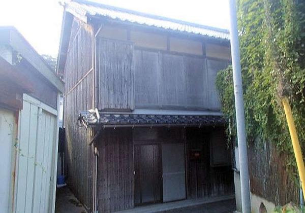 Traditional Wooden House Near Seto Inland Sea, Kaminoseki - Thumbnail 2