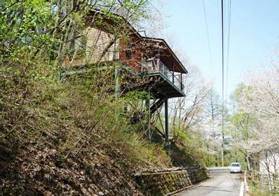 Randy Karuizawa golf club area, location overlooking Mt. Asama, villa with many cherry trees — Image 1, Okaya, Nagano