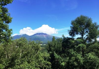 Randy Karuizawa golf club area, location overlooking Mt. Asama, villa with many cherry trees — Image 4, Okaya, Nagano