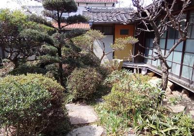 An old private house built about 120 years ago, with a large gate, a well and a garden. — Image 1, Kasai, Hyogo