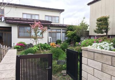 From the garden and windows you can see Tsuruoka city's fireworks display and the majestic view of Mt. Gassan. — Image 1, Nishikawa, Yamagata