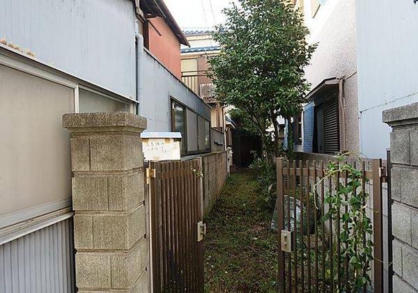 Vacant Custom Home For Sale in Adachi-ku Tokyo - Thumbnail 2