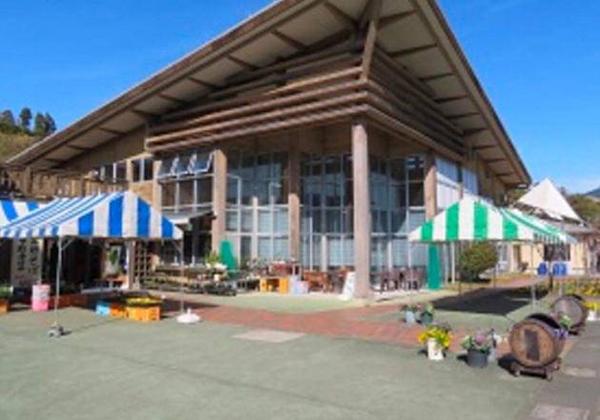 Commercial Property with Guest House in Kagoshima Prefecture - Thumbnail 4