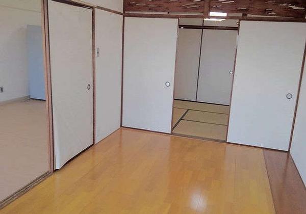 10th Floor 2LDK Apartment with Views in Kumagaya, Saitama - Thumbnail 3