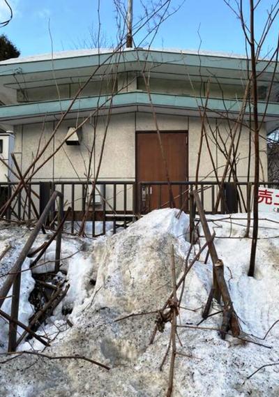 The location of Hokkaido with ski resorts, something like a warehouse stands in the vicinity — Image 2, Shintoku, Hokkaido