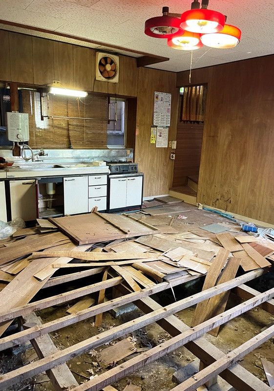 Fixer-Upper House for Sale in Tsubame City, Niigata - Thumbnail 3