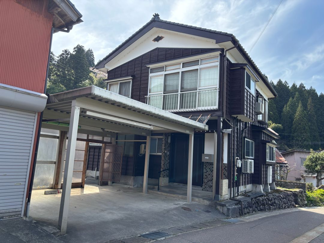 7DK House for Sale in Katsura, Itoigawa, Niigata - 149.27 sqm - Thumbnail 2