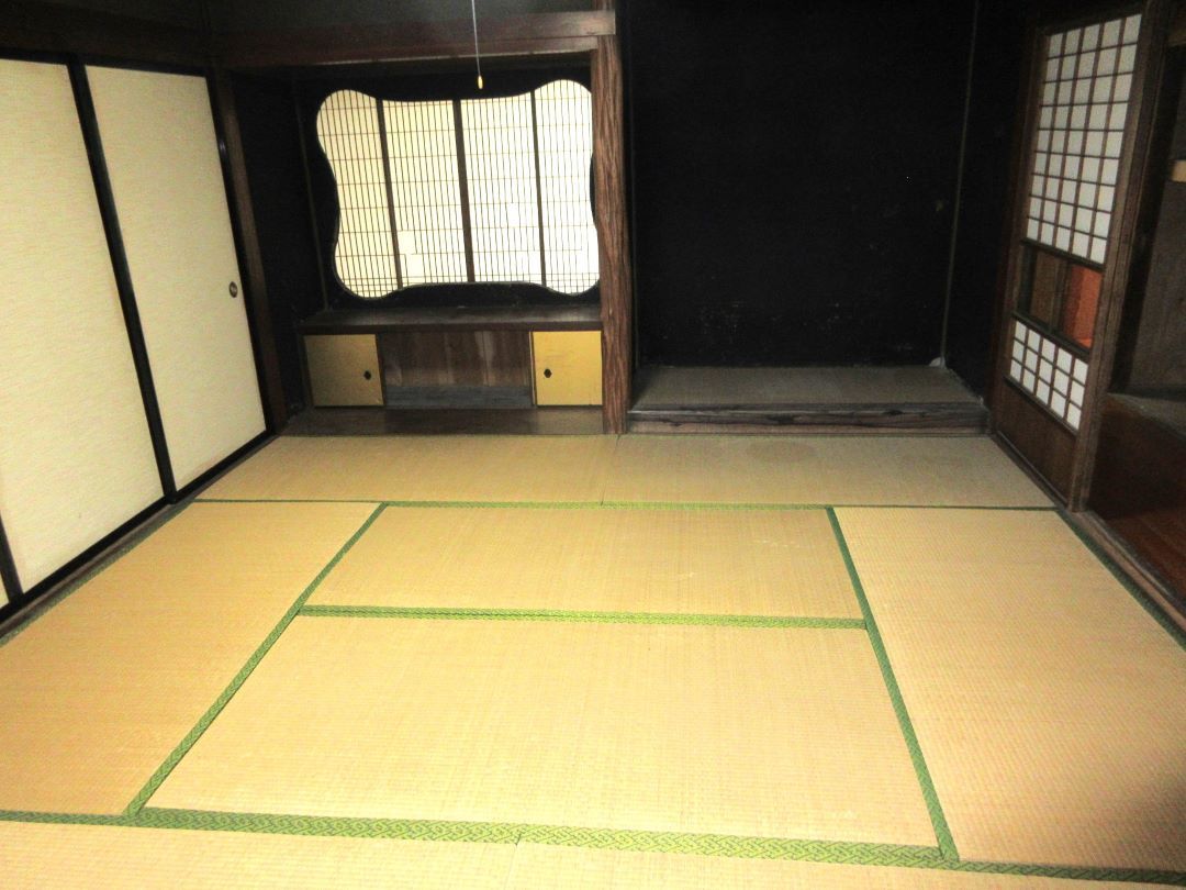 Traditional 8DK House for Sale in Coastal Itoigawa, Niigata - Thumbnail 3