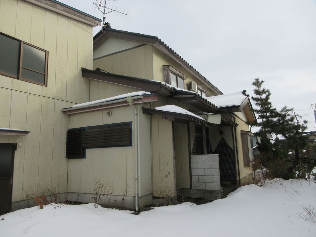 Traditional 6DK House for Sale in Quiet Itoigawa Neighborhood - Thumbnail 2