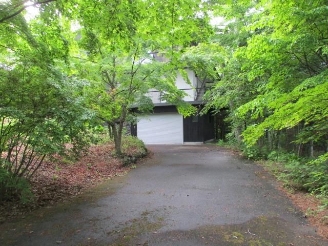 Land for Sale in Karuizawa, Nagano - 1,094 sqm - Thumbnail 3
