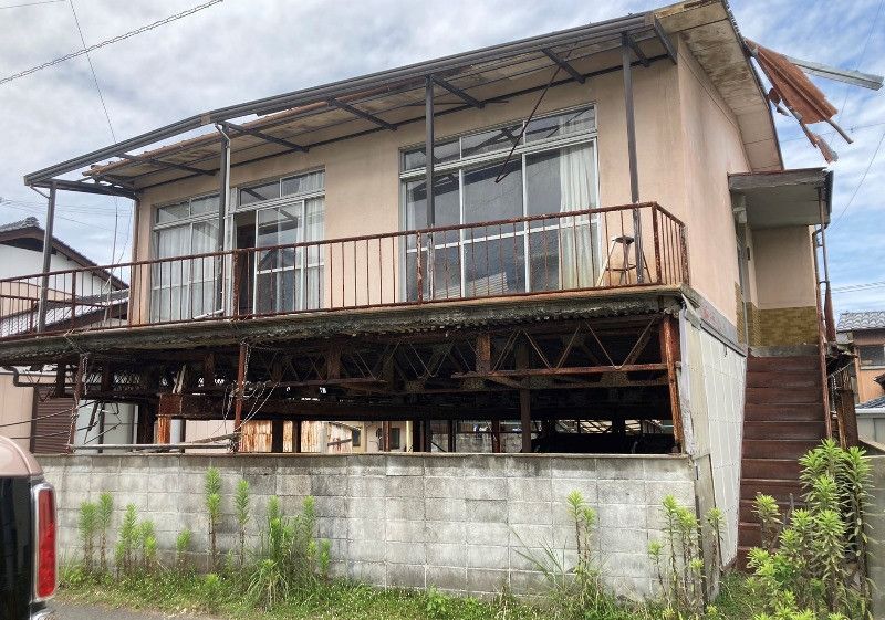 Vacant House for Sale Near Karatsu Station, Saga - Thumbnail 2