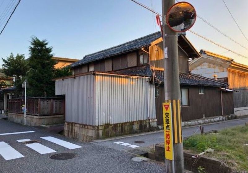 Traditional Farmhouse with Storehouse and Fields in Higashiomi, Shiga - Thumbnail 3