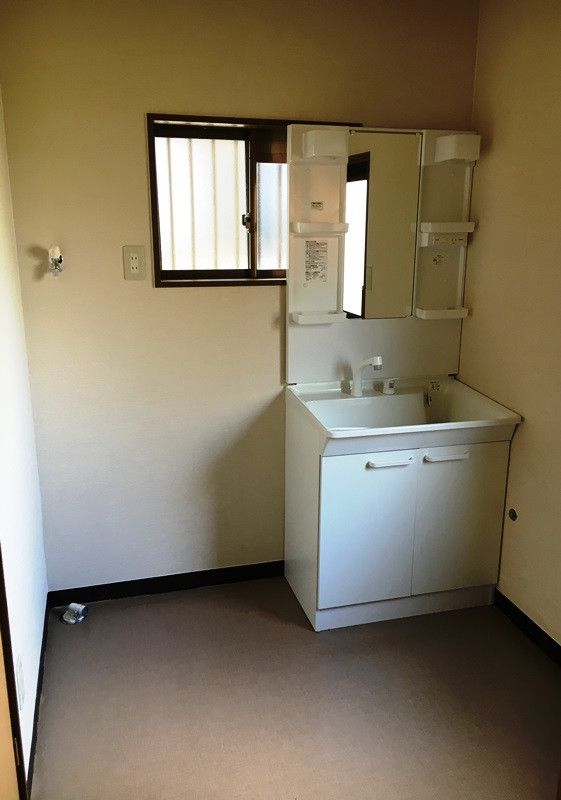 Renovated Single-Story House for Sale with Tenant in Otsu, Shiga - Thumbnail 4
