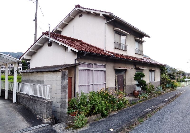 2-Story Wooden House for Sale in Higashihiroshima, Hiroshima Near Kawachi Station - Thumbnail 2