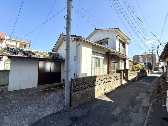 Spacious 8DK House with Garden in Central Ibusuki, Kagoshima - Thumbnail 2