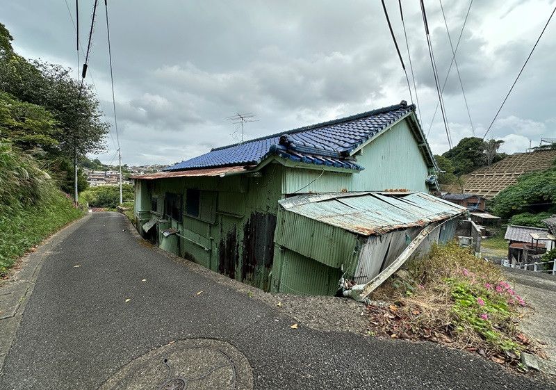 Kominka Fixer-Upper in Yahatahigashi-ku, Kitakyushu, Fukuoka - Thumbnail 2