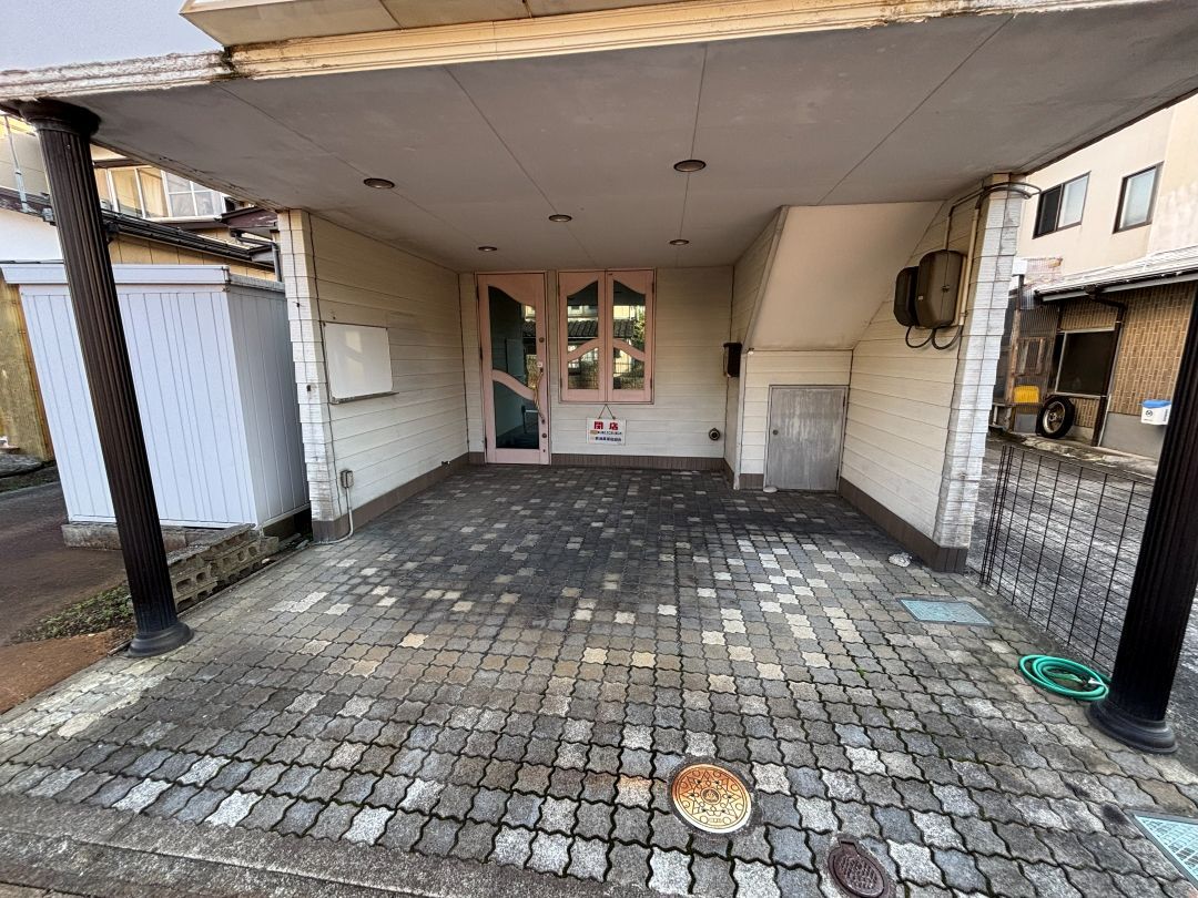 Shop-Integrated Vacant House for Sale in Itoigawa, Niigata - Thumbnail 3