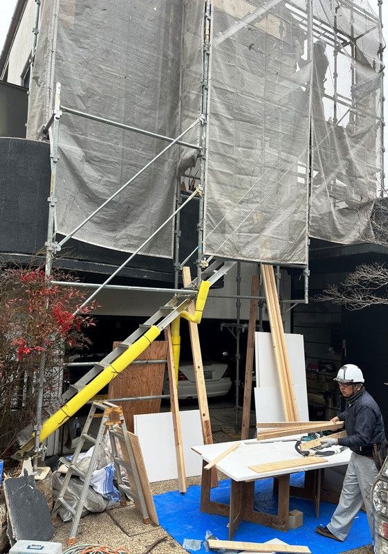 Reinforced Concrete House with Fireplace and Sauna in Nishinomiya - Thumbnail 3