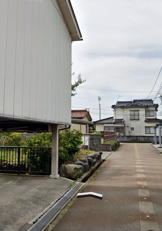 Investment House with Land for Sale in Toyama City, Toyama - Thumbnail 3