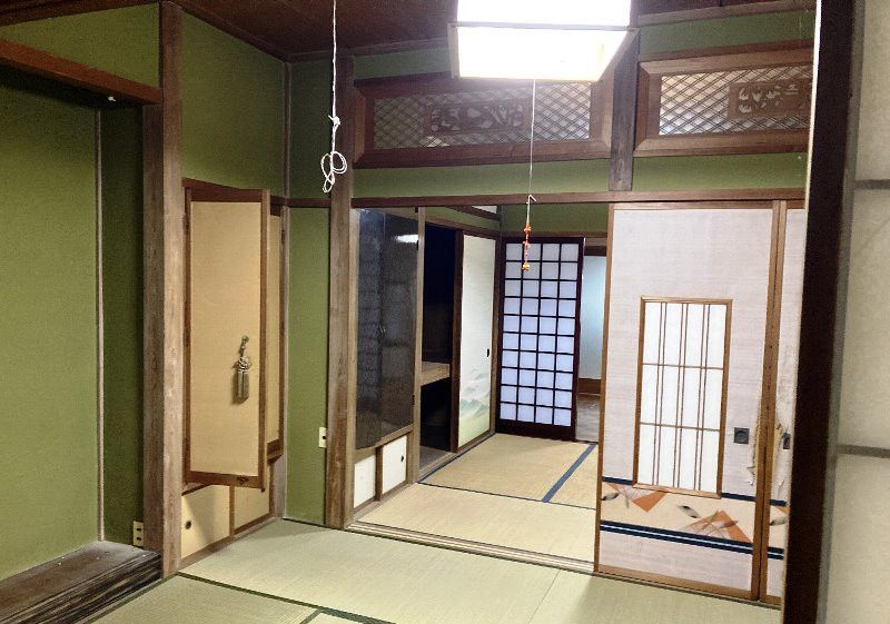 Detached House for Sale in Oyabe City, Toyama Prefecture - Thumbnail 2