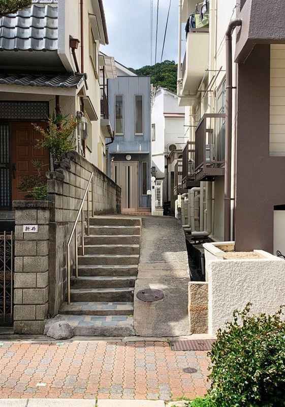 Former Beauty Salon with Shop Space in Kobe Kitano - Thumbnail 2