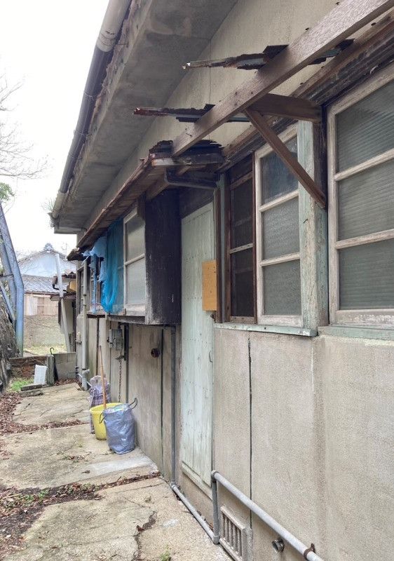 Aged Building and Spacious Land in Sasebo City, Nagasaki - Thumbnail 2
