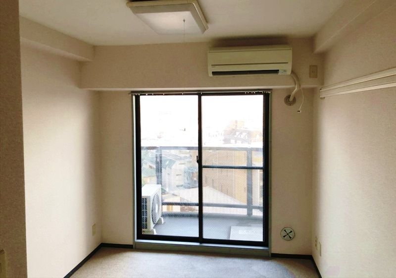 Renovated 1K Apartment in Omori, Ota Ward, Tokyo for Sale - Thumbnail 4
