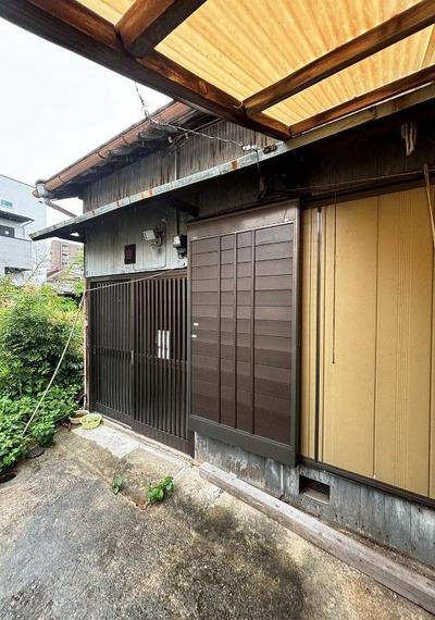 Pet-Friendly House for Sale in Nagoya with Large Land — House, Nishi, Aichi