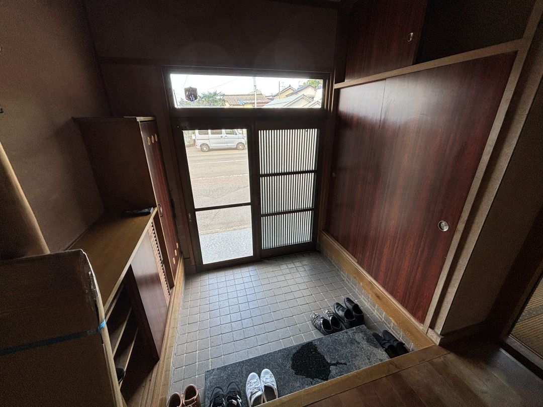 Aomi Vacant House for Sale in Itoigawa, Niigata - 6DK Near Station - Thumbnail 3