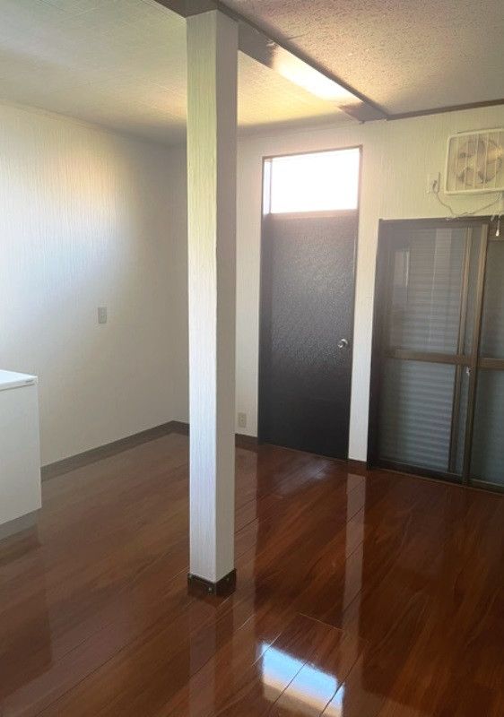 Fully Renovated Detached House in Oamishirasato, Chiba - Thumbnail 2