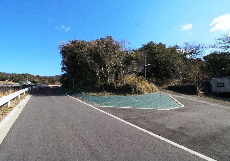 Spacious Residential Land in Central Motomachi, Izu Oshima, Tokyo - Thumbnail 2