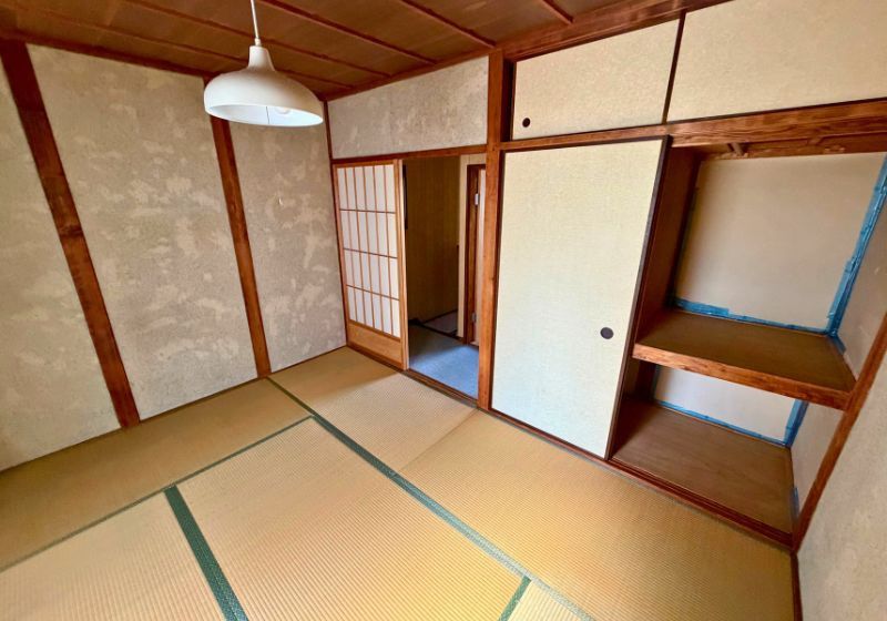 Compact Detached House for Sale in Kashiwara, Osaka - Thumbnail 2