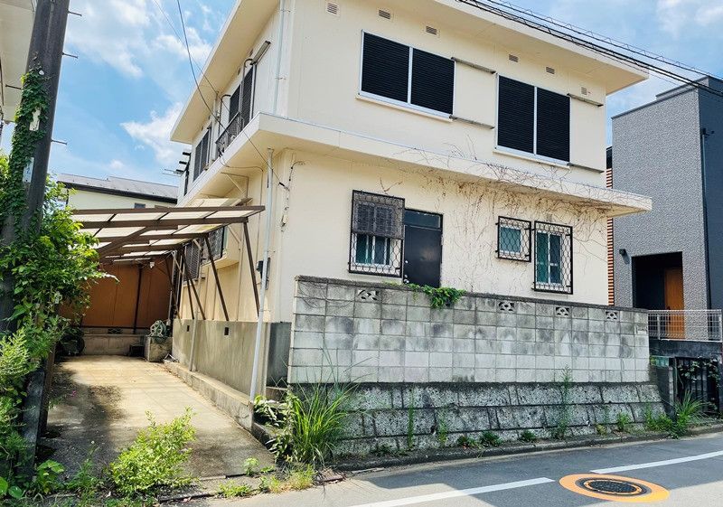 RC House with Garden in Ome, Tokyo for Renovation - Thumbnail 3