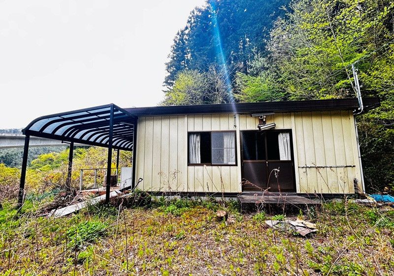 House with Land for Sale in Fukushima Mountains - Image 1