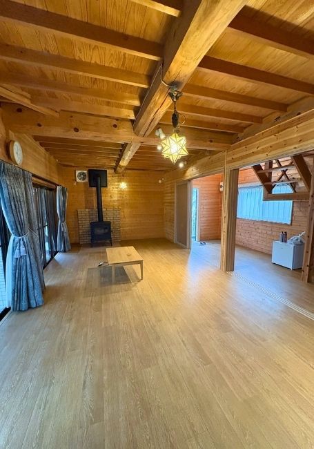 Villa for Sale in Gujo City, Gifu with Mountain Views - Thumbnail 3