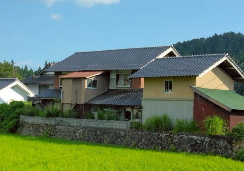 2-Story House with Earthen Storehouse for Sale in Kagamino, Okayama - Thumbnail 2