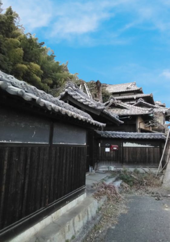 Shimanami Kaido Cycle Road Old House with Vast Forest Land for Sale - Thumbnail 4