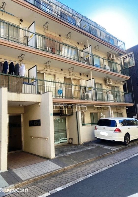 1K Apartment for Sale Near Komagome Station, Toshima-ku - Thumbnail 2