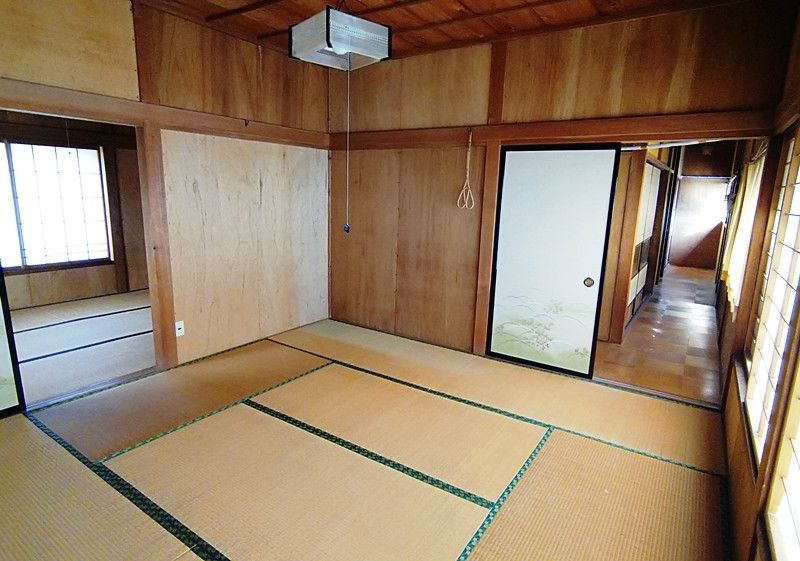 Traditional Japanese Farmhouse with Koi Pond in Nagaoka, Niigata - Thumbnail 2