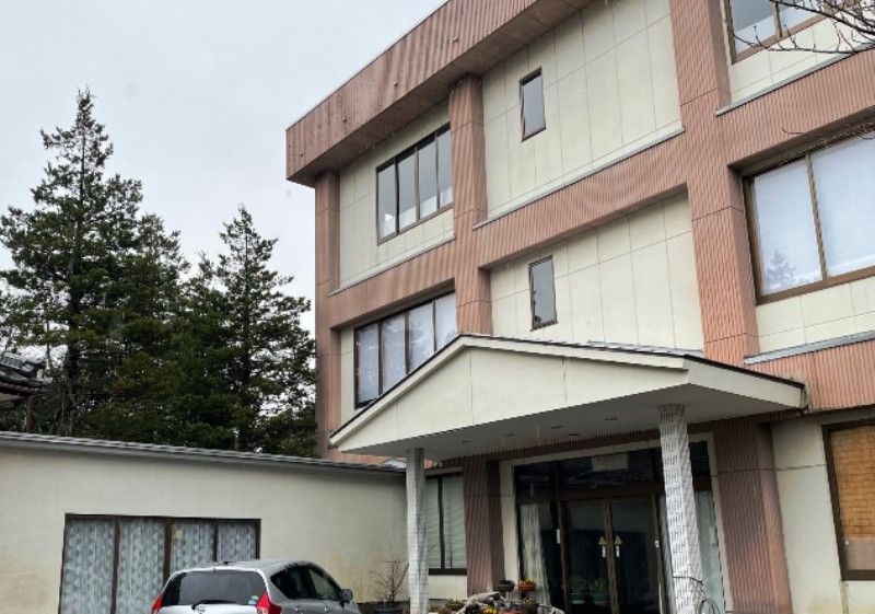 Former Ryokan and Restaurant with Forest Land in Niigata City - Thumbnail 2