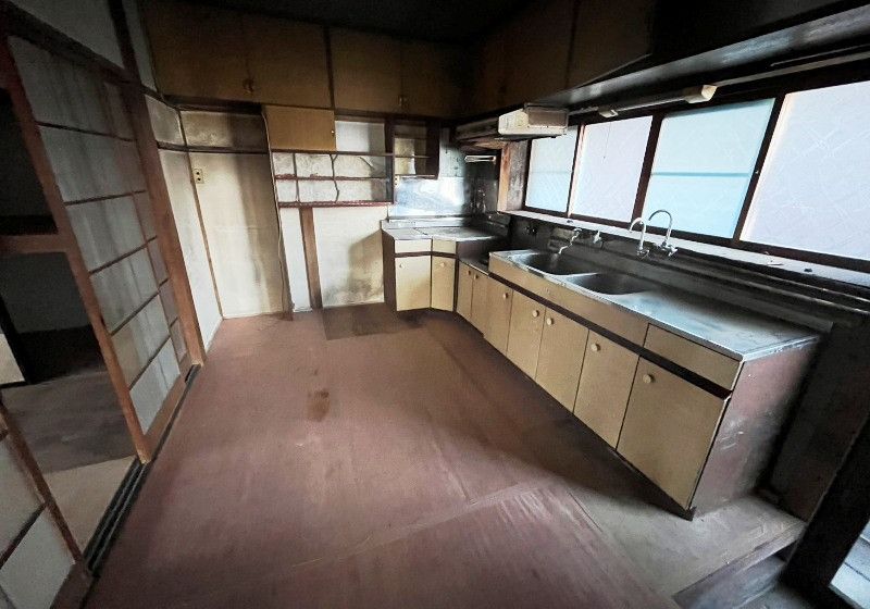 Wooden House for Sale in Ashikaga, Tochigi with 236 sqm Land - Thumbnail 3