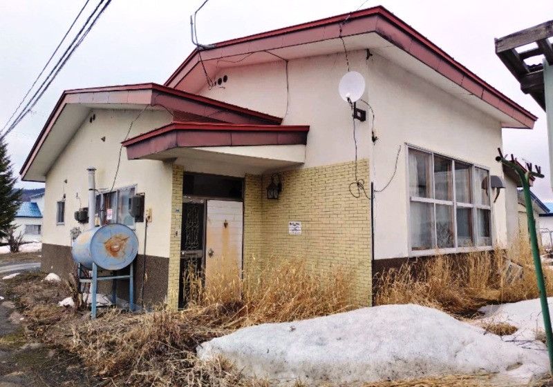 Two Vacant 3LDK Houses on 415 sqm Land in Kitami, Hokkaido - Thumbnail 2