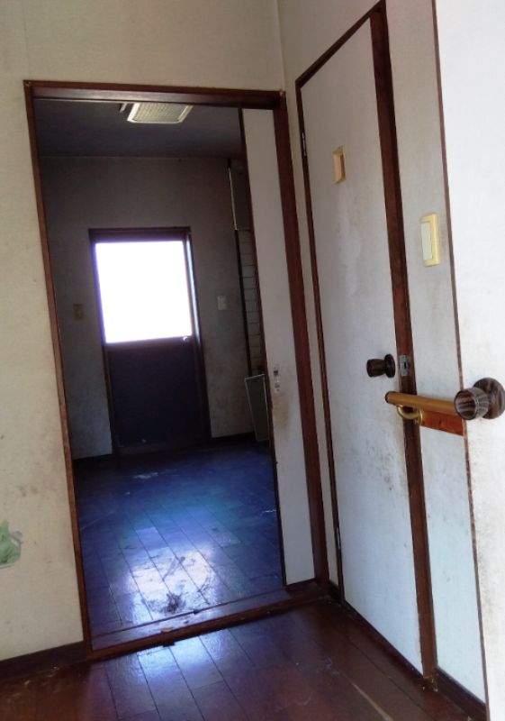 Two Wooden Houses on 1398 sqm Land in Takanabe, Miyazaki for Sale - Thumbnail 3