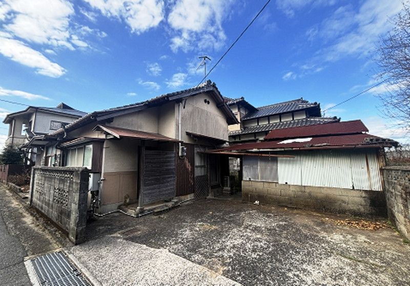 House for Sale in Yukuhashi, Fukuoka - 59.5 sqm on 234 sqm Land - Thumbnail 2