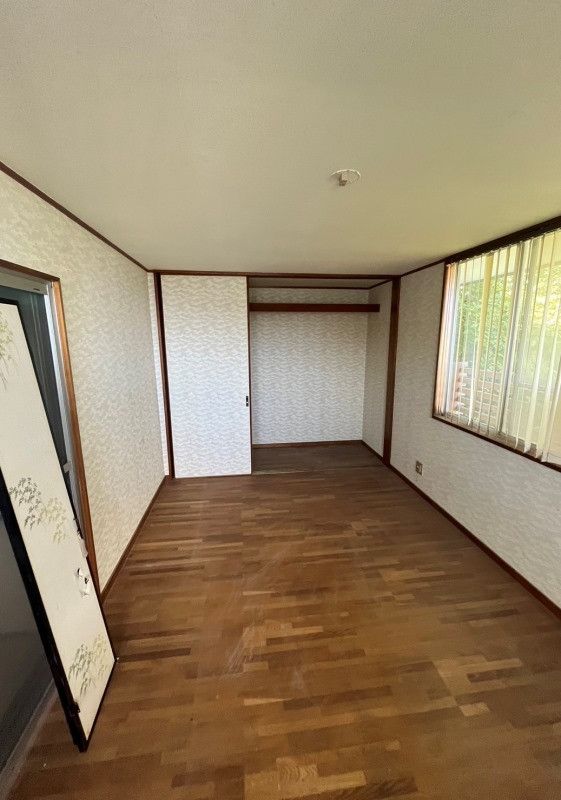 Deteriorated 6DK House with Sea Views in Yugawara, Kanagawa - Thumbnail 4
